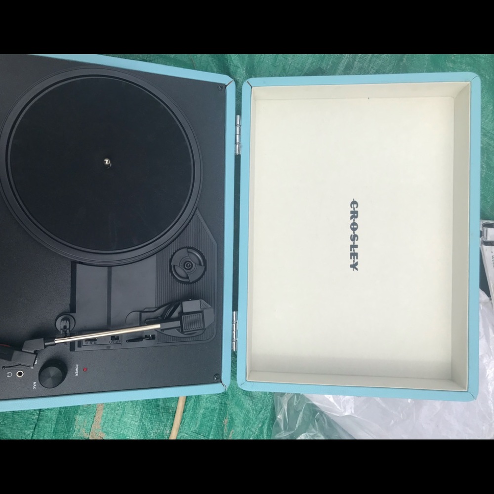 Crosley Tourmaline Cruiser Record Player